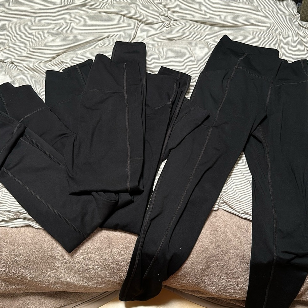 Size Small Girlfriend Collective high rise compression leggings w/ side pockets